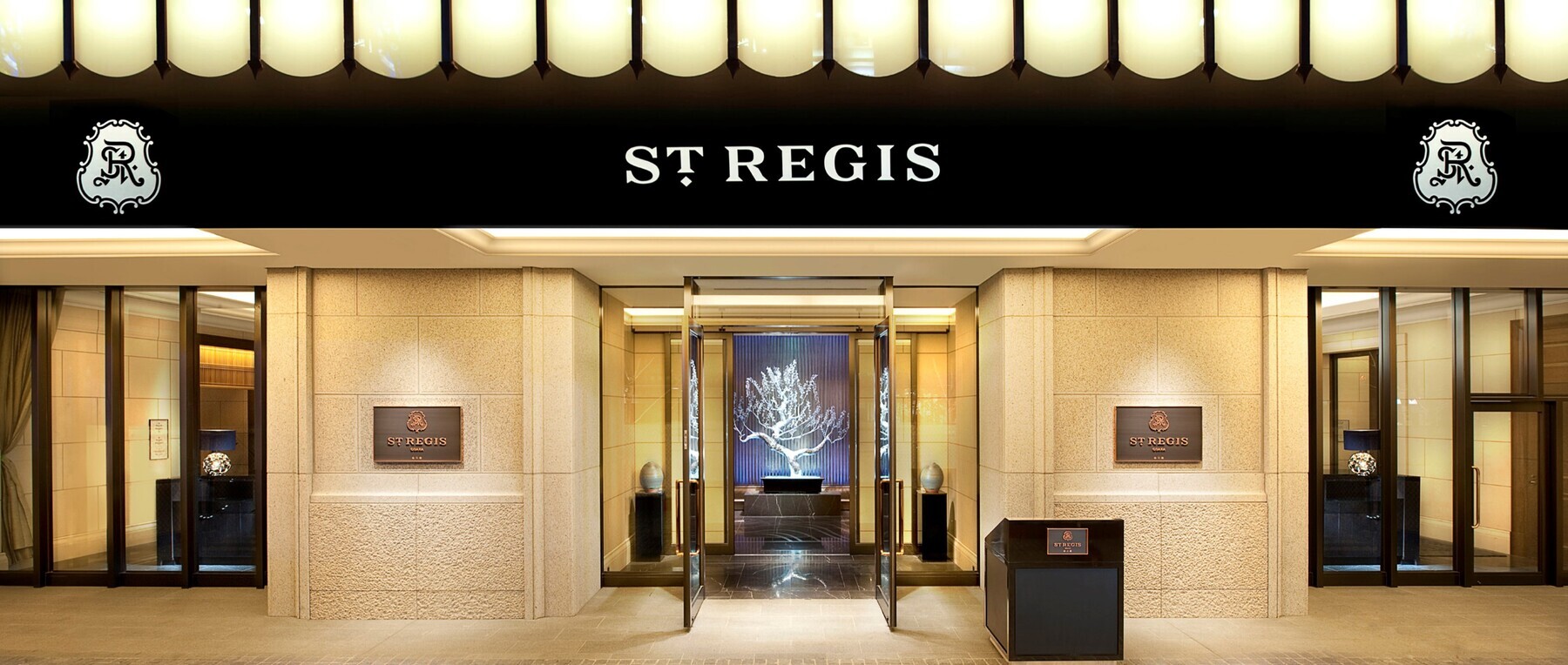  [2/16開催]セントレジス ホテル大阪 「RÉGINE」ミシュラン二つ星 飯塚シェフによるスペシャルディナーイベントのカバー画像